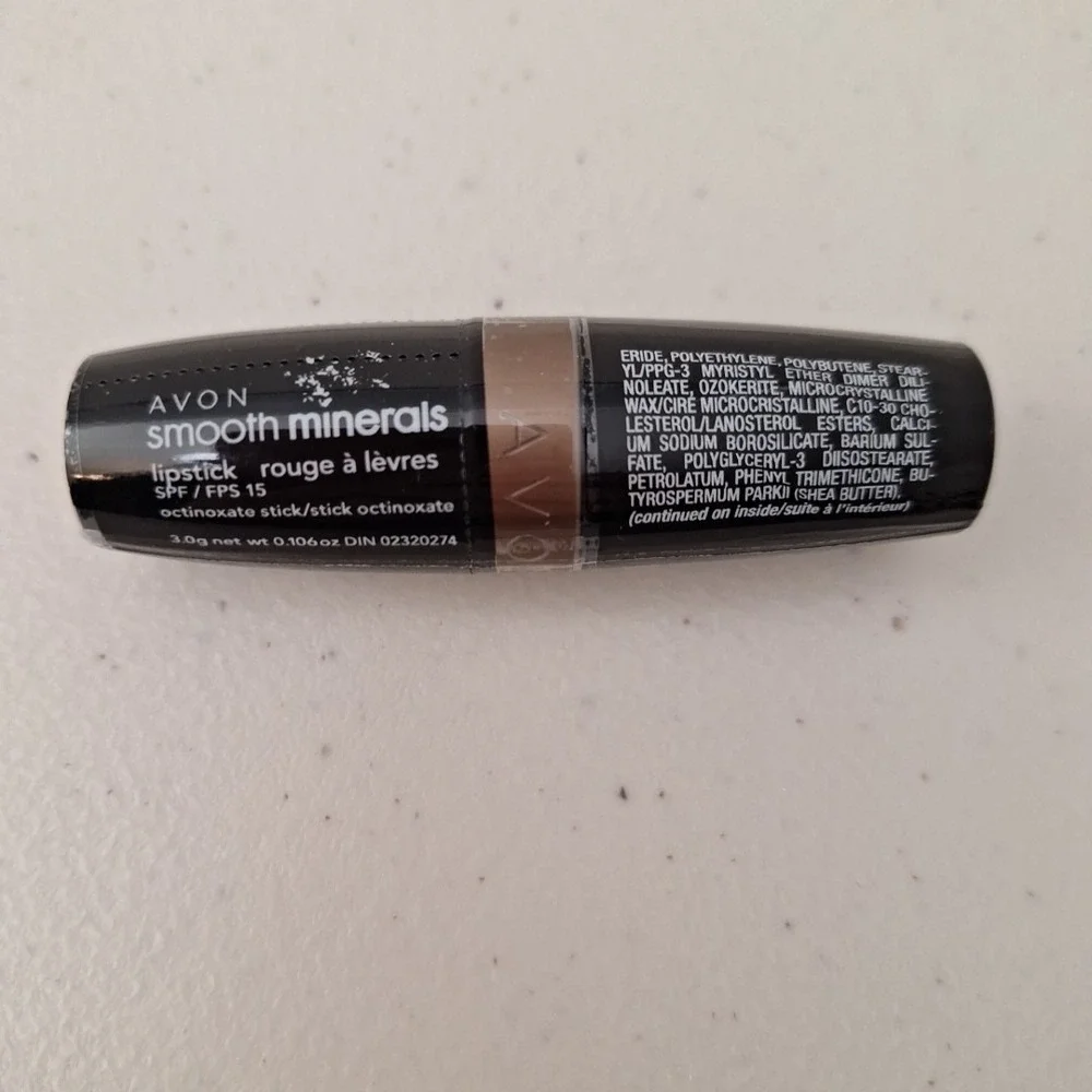 NEW Sealed AVON SMOOTH MINERALS LIPSTICK lip color - SPF 15 - ROSE GARNET